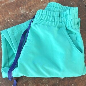 Figs High Waisted Yola Straight Scrub Pants in Surgical Green